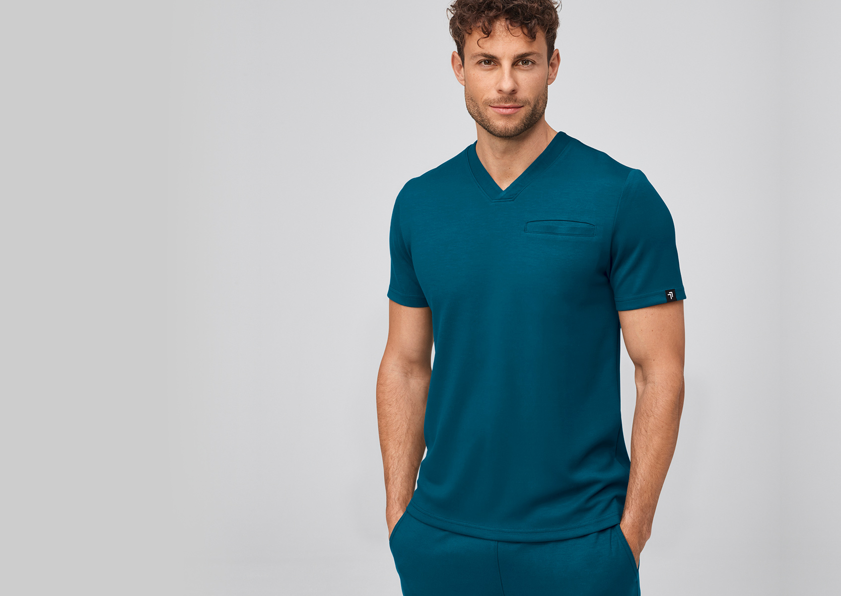 Ein Model in der neuesten Kollektion von 7days